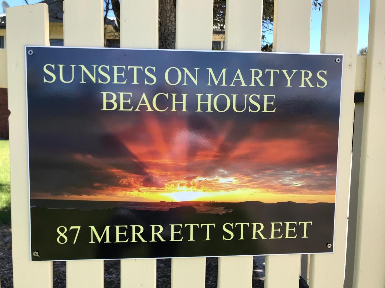 Sunsets On Martyrs Coastal Luxury Beach House Питерборо Экстерьер фото